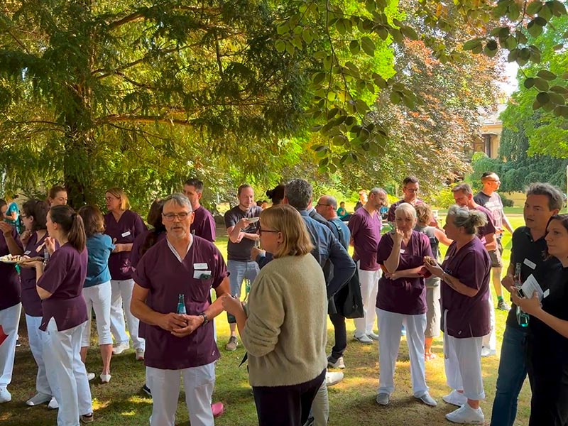 Messestand und besucher Stuzibi