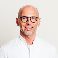Oberarzt, Leiter des Bereichs Aus- und Weiterbildung Maik Briesemeister